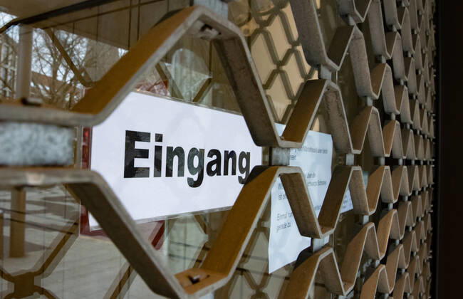 Lower Saxony, Hanover, Corona Shutdown extended to January 31, 2021, downtown businesses closed, empty city, symbol photo, ,