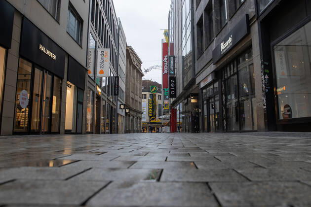 Lower Saxony, Hanover, Corona Shutdown extended to January 31, 2021, downtown businesses closed, empty city, Grosse Packhofstrasse, ,