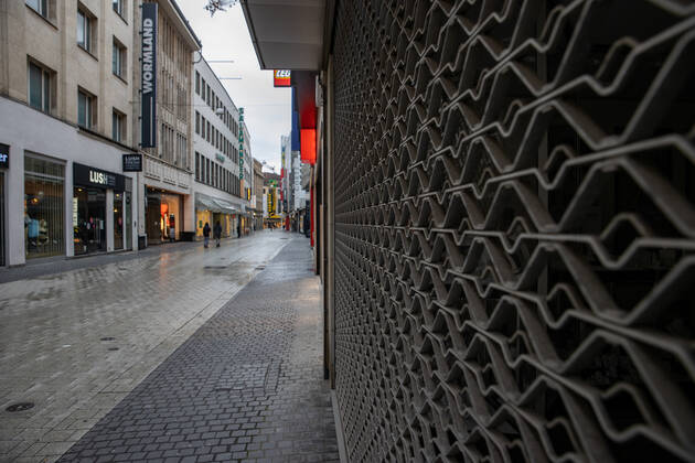 Lower Saxony, Hanover, Corona Shutdown extended to January 31, 2021, downtown businesses closed, empty city, Grosse Packhofstrasse, ,