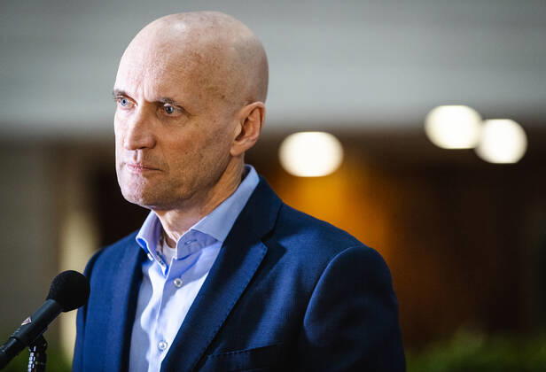 ROTTERDAM Ernst Kuipers, chairman of the National Acute Care Network, speaks to the press from Erasmus MC University Hospital about the current state of affairs in the intensive care units and nursing departments ANP SEM VAN DER WAL.  Copyright: xHollandsexHoogtex xxANPx x427010699x