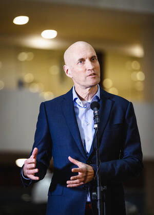 ROTTERDAM Ernst Kuipers, chairman of the National Acute Care Network, speaks to the press from Erasmus MC University Hospital about the current state of affairs in the intensive care units and nursing departments ANP SEM VAN DER WAL.  Copyright: xHollandsexHoogtex xxANPx x427010868x