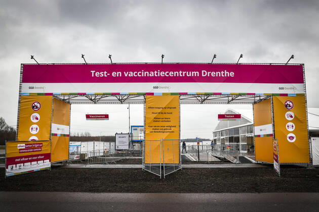 ASSEN Exterior of the large test and vaccination location on the TT Circuit where healthcare personnel are tested and vaccinated against the coronavirus The Municipal Health Services in Amsterdam, Drenthe and The Hague have started vaccinating healthcare personnel ANP VINCENT JANNINK  Copyright: xHollandsexHoogtex xxANPx x427009682x