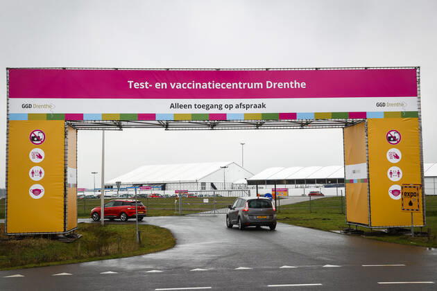 ASSEN Exterior of the large test and vaccination location on the TT Circuit where healthcare personnel are tested and vaccinated against the coronavirus The Municipal Health Services in Amsterdam, Drenthe and The Hague have started vaccinating healthcare personnel ANP VINCENT JANNINK  Copyright: xHollandsexHoogtex xxANPx x427009696x
