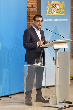 Klaus Holetschek at the press conference on the current developments of the Corona pandemic and tightening of the measures to contain it in the Free State of Bavaria in the Prinz Carl Palais Munich, 12 01 2021 Foto:xS.xAdamx xFuturexImage