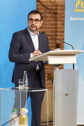 Klaus Holetschek at the press conference on the current developments of the Corona pandemic and tightening of the measures to contain it in the Free State of Bavaria in the Prinz Carl Palais Munich, 12 01 2021 Foto:xS.xAdamx xFuturexImage