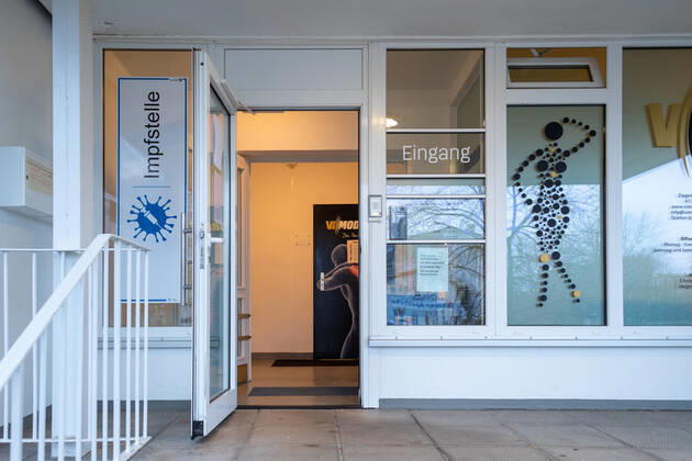 Vaccination center in Jena From presumably 13 01 2021 a vaccination center is to be available in Jena Here there were concerns because of the entrance stairs and the thus not given barrier liberty Jena Thuringia Germany xRMx