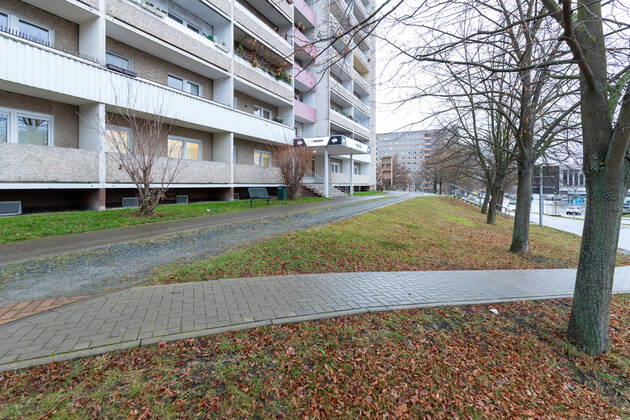 Vaccination center in Jena From presumably 13 01 2021 a vaccination center is to be available in Jena Here there were concerns because of the entrance stairs and the thus not given barrier liberty Jena Thuringia Germany xRMx