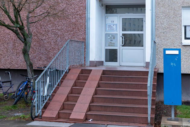 Vaccination center in Jena From presumably 13 01 2021 a vaccination center is to be available in Jena Here there were concerns because of the entrance stairs and the thus not given barrier liberty Jena Thuringia Germany xRMx
