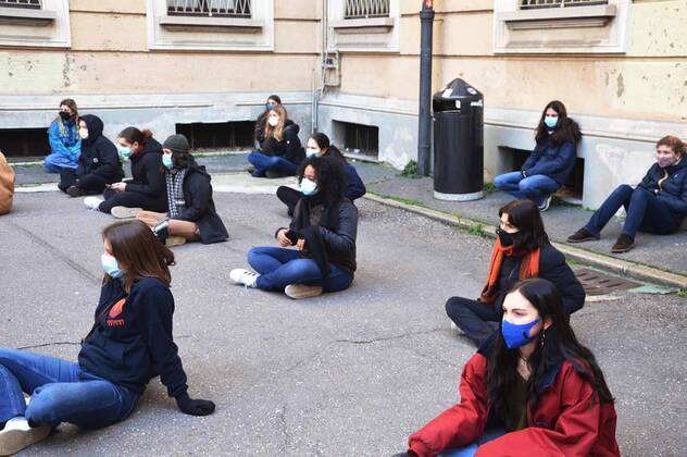 Milan, Liceo Manzoni. High school kids spend the night taking up high school Editorial Usage Only  Copyright: xDAVIDExCANELLAx xIPAx