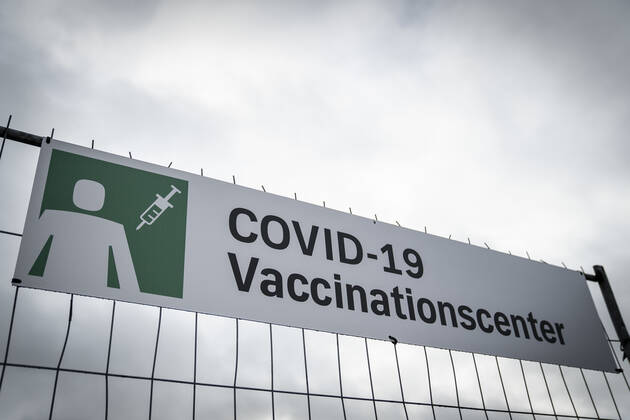 First vaccine center in the Capital Region opens in OEksnehallen, at Halmtorvet in Copenhagen, Wednesday 13 January 2021, Copenhagen Denmark  Copyright: RitzauxScanpix MadsxClausxRasmussenx cop101 spdk20210113-151548-L