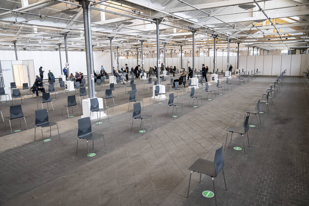 Waiting area in connection with the first vaccine center in the Capital Region opening in OEksnehallen, at Halmtorvet in Copenhagen, Wednesday 13 January 2021, Copenhagen Denmark  Copyright: RitzauxScanpix MadsxClausxRasmussenx cop101 spdk20210113-151557-L