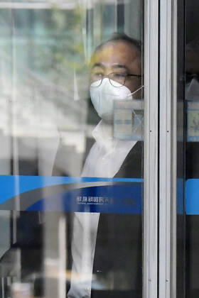 WHO team to investigate coronavirus origins in Wuhan Ken Maeda of Japan s National Institute of Infectious Diseases arrives in Wuhan by air on Jan. 14, 2021, together with other members of a team of experts from the World Health Organization to investigate the origins of the novel coronavirus. The 10-member team is expected to conduct the research in Wuhan, where Chinese authorities reported the first coronavirus case in December 2019, for about two weeks, after being quarantined at a local hotel for about two weeks. 