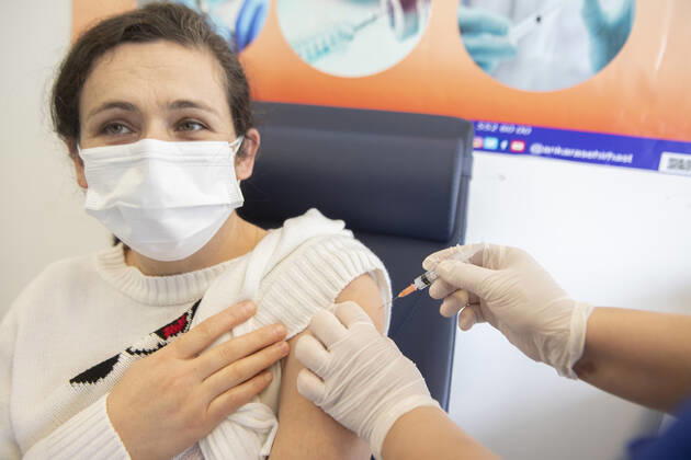 Turkey has started Chinese COVID-19 vaccine CoronaVac vaccination campaign with health care staff on Jan. 14, 2021. ( Copyright: AbdurrahmanxAntakyalix-xDepoxPho 16994943
