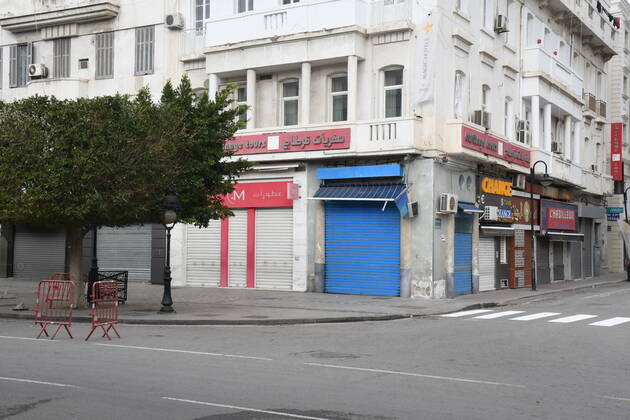 (210114) -- TUNIS, Jan. 14, 2021 -- Stores are seen closed during a lockdown in Tunis, Tunisia, on Jan. 14, 2021. Tunisia decided to impose a general lockdown for a period of four days starting from Thursday, to contain the rapid spread of COVID-19 in the country. (Photo by Xinhua) TUNISIA-TUNIS-COVID-19-LOCKDOWN AdelxEzzine 