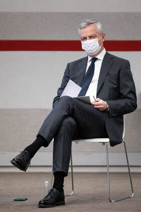 Paris, France, January 14, 2021 - French Economy and Finance Minister Bruno Le Maire and French Labour Minister Elisabeth Borne listen to French Prime Minister who addresses a press conference in Paris on January 14, 2021, on the current French government strategy for the ongoing coronavirus (Covid-19) epidemic.  Copyright: xAlexisxSciardx