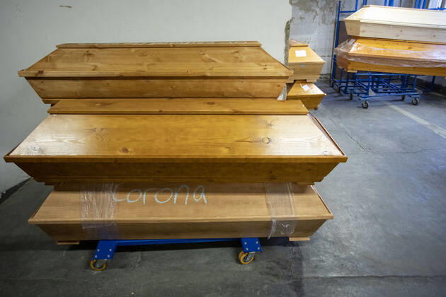 Germany, Saxony, Städtisches Bestattungswesen Meißen GmbH, crematorium, coffins pile up by Corona, 14 01 2021