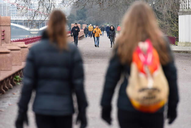 Image Licensed to Parsons Media. 15 01 2021. London, United Kingdom. Battersea Park. Londoners photographed at Battersea Park this morning, as the third lockdown continues.  Copyright: xGustavoxValientex xParsonsxMediax PAR-7022-0003
