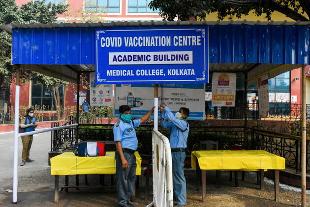 January 16, 2021, Kolkata, West Bengal, India: A covid vaccination center at Medical college of Kolkata.With urgent effect , COVID vaccination drives starts in India from 16th of January 2021.The vaccination progrmae are allotted exclusive to the frontline health workers in its first phase of vaccine drive. As of now, COVISHIELD and COVAXIN has been approved by Indian government for use for vaccination. Kolkata India - ZUMAc211 20210116_zip_c211_002 Copyright: xDebarchanxChatterjeex