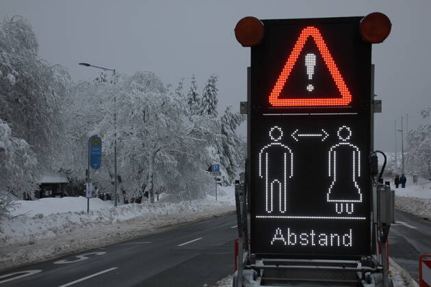 Fearful rush of visitors in Copyright: xMartinxDziadekx