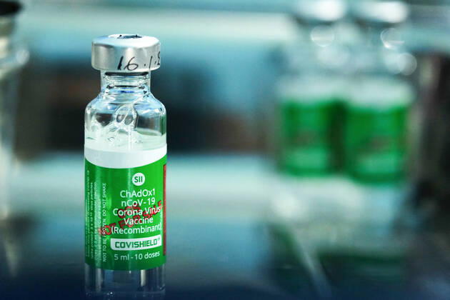 January 16, 2021, Kolkata, West Bengal, India: A view of a Covishield Coronavirus vaccine vial developed by Oxford University and AstraZeneca Plc and Produced by Serum Institute Of India, at the Madhyamgram Hospital. After a year since the coronavirus pandemic began, claiming over 150.000 lives in India, Prime Minister Narendra Modi launched a nationwide vaccination drive against Covid-19, today. Kolkata India - ZUMAs197 20210116_zaa_s197_050 Copyright: xDipayanxBosex