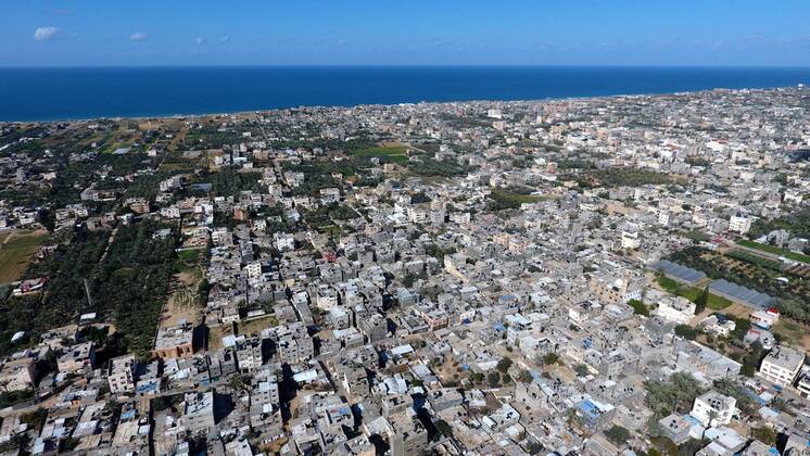 January 16, 2021, Deir Al-Balah, Gaza Strip, Palestinian Territory: This picture taken on January 16, 2021, shows an aerial view of the Deir al-Balah refugee camp in the central Gaza Strip, during a complete closure amid the spread of the Coronavirus COVID-19. In the Sixth week after the Ministry of Interior in Gaza City announced the comprehensive closure on Friday and Saturday of every week after the increase in cases infected with Coronavirus Deir Al-Balah Palestinian Territory - ZUMAap3_ 20210116_zaf_ap3_053 Copyright: xAshrafxAmrax