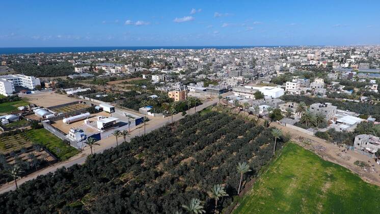 January 16, 2021, Deir Al-Balah, Gaza Strip, Palestinian Territory: This picture taken on January 16, 2021, shows an aerial view of the Deir al-Balah refugee camp in the central Gaza Strip, during a complete closure amid the spread of the Coronavirus COVID-19. In the Sixth week after the Ministry of Interior in Gaza City announced the comprehensive closure on Friday and Saturday of every week after the increase in cases infected with Coronavirus Deir Al-Balah Palestinian Territory - ZUMAap3_ 20210116_zaf_ap3_066 Copyright: xAshrafxAmrax