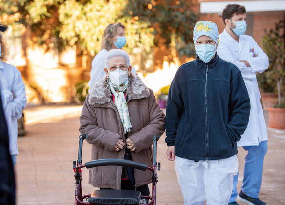 Araceli, 96, who was the first woman to be vaccinated against Covid-19 in Spain, offers statements to the media after receiving the second dose of the Pfizer-BioNTech vaccine, at the Los Olmos nursing home in Guadalajara, Castilla La-Mancha, Spain, on January 18, 2021 18 JANUARY 2021;CORONAVIRUS VACCINATION;SECOND DOSE RAFAEL MARTÃN LagenciaEP 01 18 2021 Guadalajara (Castilla-La Mancha) Guadalajara (Castilla-La Mancha) Spain Copyright: xRAFAELxMARTÃNx 3521905