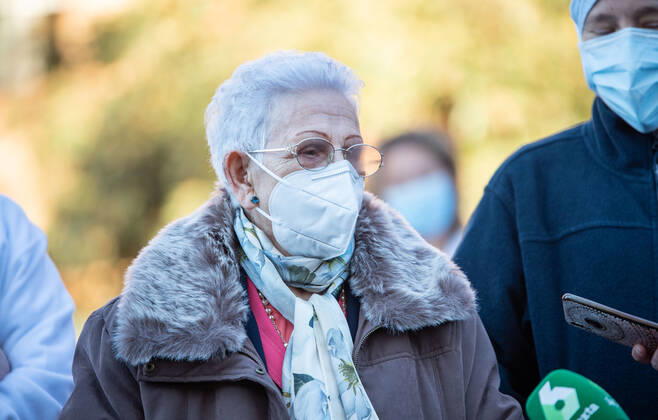 Araceli, 96, who was the first woman to be vaccinated against Covid-19 in Spain, offers statements to the media after receiving the second dose of the Pfizer-BioNTech vaccine, at the Los Olmos nursing home in Guadalajara, Castilla La-Mancha, Spain, on January 18, 2021 18 JANUARY 2021;CORONAVIRUS VACCINATION;SECOND DOSE RAFAEL MARTÃN LagenciaEP 01 18 2021 Guadalajara (Castilla-La Mancha) Guadalajara (Castilla-La Mancha) Spain Copyright: xRAFAELxMARTÃNx 3521909