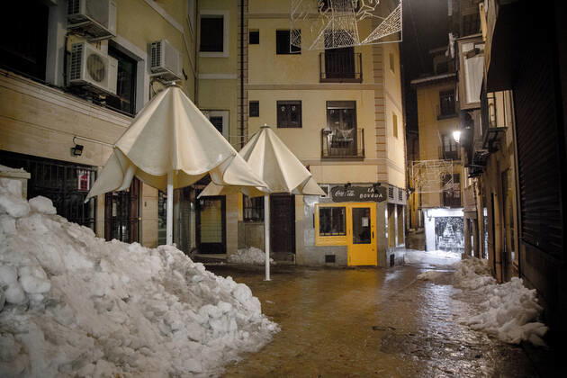 Restaurants closed in Toledo, Castilla-La Mancha (Spain), on January 19, 2021 At midnight today the new measures of the regional government to combat the coronavirus came into force in Castilla-La Mancha. The most relevant restrictions include the advance of the curfew to 22.00, the closure of all municipalities and the closure of hotels, shopping centres and leisure places in general. 19 JANUARY 2021 Mario Trivino LagenciaEP 01 19 2021 Toledo (Castilla-La Mancha ) Toledo (Castilla-La Mancha ) Spain Copyright: xMarioxTrivinox 3524580