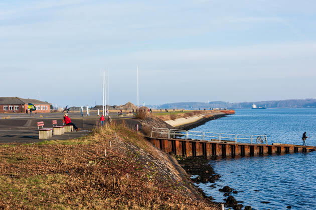 On the former site of the mfg5 naval air wing of the German Federal Armed Forces, a commercial and residential quarter is planned by the Kiel city planning department.