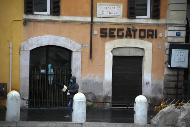Rome, Shops and commercial activities in the center of Rome closed due to government restrictions caused by the Covid 19 Pictured pandemic:  Copyright: xPieroxTenaglix xIPAx xPieroxTenaglix
