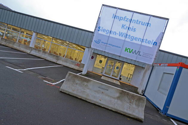 The building of the vaccination center of the district Siegen Wittgenstein in Eiserfeld Corona vaccination center on 20 01 2021 in Siegen Germany