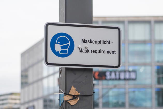 Health Corona Virus Impact Impact of the Corona Crisis In the picture A sign to wear protective masks on Berlins Alexanderplatz 20 1 2021, Berlin