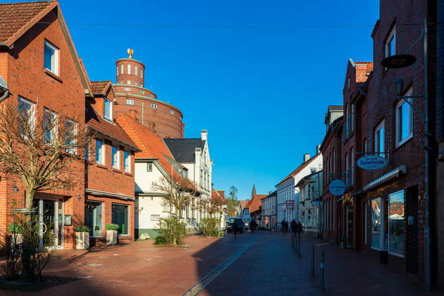 Eckernförde on the Baltic coast at lockdown an almost empty city centre, most shops closed, a big problem for the retail trade