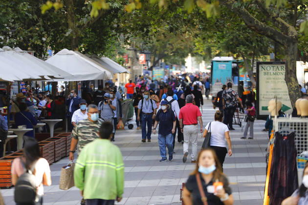 Santiago 21 January 2021 Daily life during the coronavirus covid 19 pandemic in the center of the capital Dragomir Yankovic Aton Chile, Santiago Chile Aton 482188  Copyright: DRAGOMIRxYANKOVIC ATONxCHILE