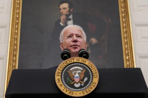 January 21, 2021, Washington, District of Columbia, USA: U.S. President Joe Biden speaks during an event on his administration s Covid-19 response in the State Dining Room of the White House in Washington, D.C., U.S., on Thursday, Jan. 21, 2021. Biden in his first full day in office plans to issue a sweeping set of executive orders to tackle the raging Covid-19 pandemic that will rapidly reverse or refashion many of his predecessor s most heavily criticized policies Washington USA - ZUMAs152 20210121_zaa_s152_118 Copyright: xAlxDragox-xPoolxViaxCnpx