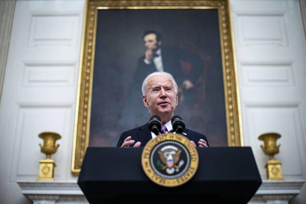 January 21, 2021, Washington, District of Columbia, USA: U.S. President Joe Biden speaks on his administration™s Covid-19 response in the State Dining Room of the White House in Washington, D.C., U.S., on Thursday, Jan. 21, 2021. Biden in his first full day in office plans to issue a sweeping set of executive orders to tackle the raging Covid-19 pandemic that will rapidly reverse or refashion many of his predecessor s most heavily criticized policies Washington USA - ZUMAs152 20210121_zaa_s152_159 Copyright: xAlxDragox-xPoolxViaxCnpx