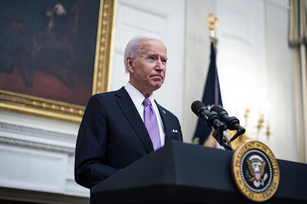 January 21, 2021, Washington, District of Columbia, USA: U.S. President Joe Biden speaks on his administration™s Covid-19 response in the State Dining Room of the White House in Washington, D.C., U.S., on Thursday, Jan. 21, 2021. Biden in his first full day in office plans to issue a sweeping set of executive orders to tackle the raging Covid-19 pandemic that will rapidly reverse or refashion many of his predecessor s most heavily criticized policies Washington USA - ZUMAs152 20210121_zaa_s152_166 Copyright: xAlxDragox-xPoolxViaxCnpx