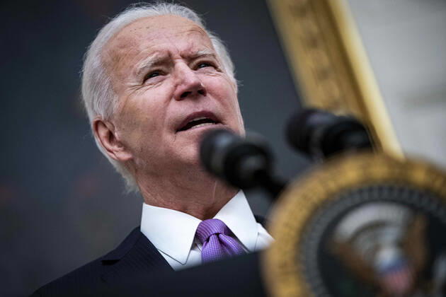 January 21, 2021, Washington, District of Columbia, USA: U.S. President Joe Biden speaks on his administration™s Covid-19 response in the State Dining Room of the White House in Washington, D.C., U.S., on Thursday, Jan. 21, 2021. Biden in his first full day in office plans to issue a sweeping set of executive orders to tackle the raging Covid-19 pandemic that will rapidly reverse or refashion many of his predecessor s most heavily criticized policies Washington USA - ZUMAs152 20210121_zaa_s152_163 Copyright: xAlxDragox-xPoolxViaxCnpx
