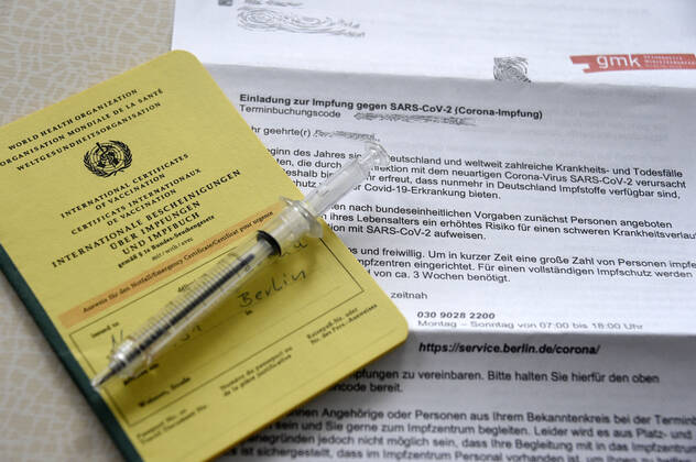 Invitation to vaccination against SARS CoV 2 Theme image, symbol image Foto:xN.xKubelkax xFuturexImage