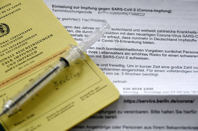 Invitation to vaccination against SARS CoV 2 Theme image, symbol image Foto:xN.xKubelkax xFuturexImage
