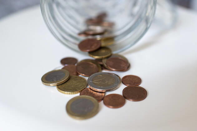 Feature Money Money in the form of coins lies on a shelf Photo Wedel Kirchner Media Nordrhein Westfalen Germany Copyright: xWedel Kirchner-Mediax
