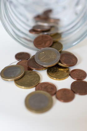Feature Money Money in the form of coins lies on a shelf Photo Wedel Kirchner Media Nordrhein Westfalen Germany Copyright: xWedel Kirchner-Mediax