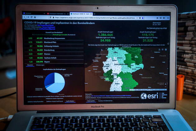 Coronavirus in Germany COVID 19 Vaccinations Dashboard 22 01 2021 Esri Deutschland GmbH based on the Digital Vaccination Rate Monitoring for COVID 19 Vaccination of the RKI Number of first vaccinations 1 386 464 Changes from the previous day 54 988 Number of second vaccinations 115 175 Changes from the previous day 31 528 Data as of 22 01 2021