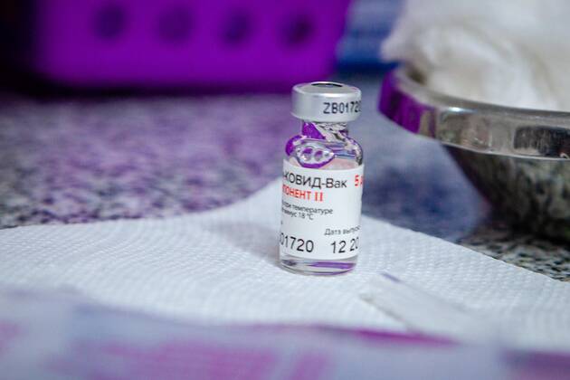 January 22, 2021, Buenos Aires, Argentina: Today the vaccination of the second dose of the Sputnik V was carried to the nurses from the Posadas National Hospital in the same hospital. Buenos Aires Argentina  - ZUMAa188 20210122_int_a188_008 Copyright: xPaulaxAcunzox