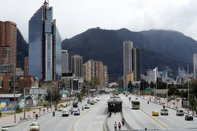 View of the streets almost empty during the strict quarantine due to the second peak of contagion of covid-19, in downtown Bogota, Colombia, 23 January 2021. Colombia surpassed two million infections of covid-19 this Saturday by adding 15,551 new cases and became the eleventh country in the world to exceed that number, according to information from the Ministry of Health. Colombia exceeds two million infections of covid-19 !ACHTUNG: NUR REDAKTIONELLE NUTZUNG!  Copyright: xMauricioxDuenasxCastanedax AME979 20210123-637470417668118995