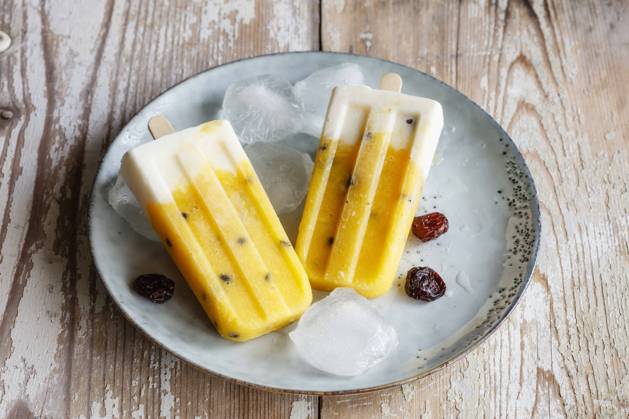 Homemade popsicles with mango and passion fruit EVGF03849