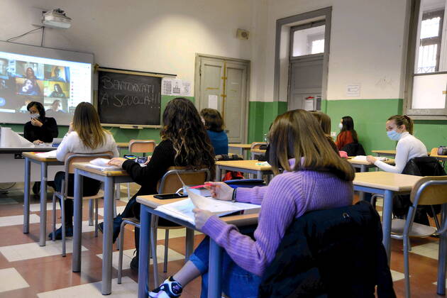 Milan, Back to school after the Lockdown for the Red zone with half the students still in DAD at a distance Editorial Usage Only Copyright: xMaurizioxMaulex xIPAx