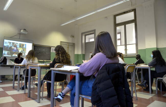 Milan, Back to school after the Lockdown for the Red zone with half the students still in DAD at a distance Editorial Usage Only  Copyright: xMaurizioxMaulex xIPAx