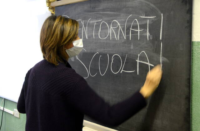 Milan, Back to school after the Lockdown for the Red zone with half the students still in DAD at a distance Editorial Usage Only  Copyright: xMaurizioxMaulex xIPAx
